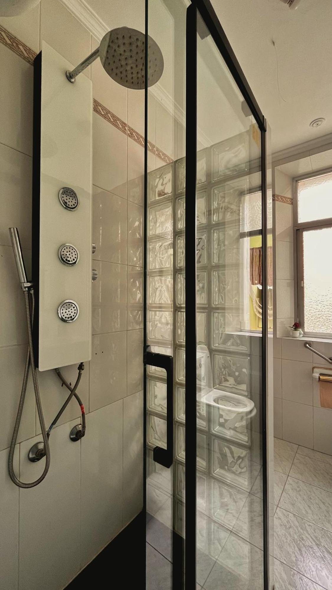 Family Room Private Bathroom