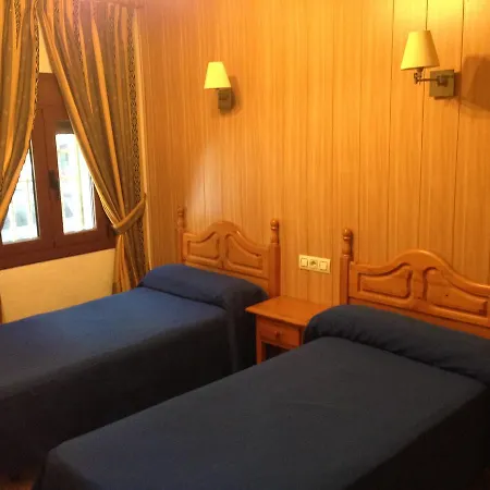 Hostal Delfin Verde-2